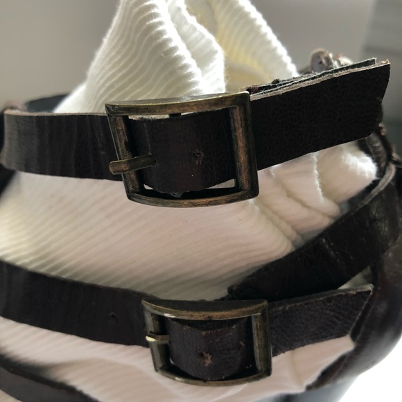 Simply Vera Wang Strapy 4” High Heels Size 9 Brown - Picture 8 of 8